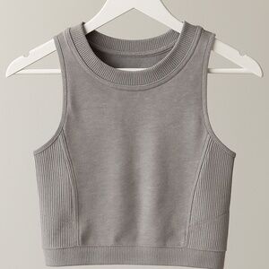 GAP Women’s Gray Ribbed Yoga Tank Top – Size Small